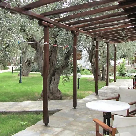 Razi Beach * Lefokastro